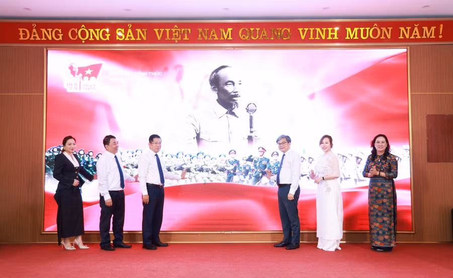 Ra mắt website chào mừng 80 năm Cách mạng tháng Tám thành công và Quốc khánh nước Cộng hòa xã hội chủ nghĩa Việt Nam.