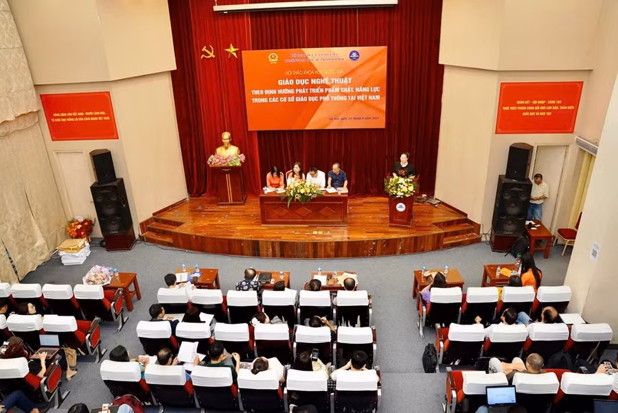 Hội thảo khoa học thu hút đông đảo chuyên gia, nhà khoa học, người làm giáo dục Nghệ thuật tham gia.