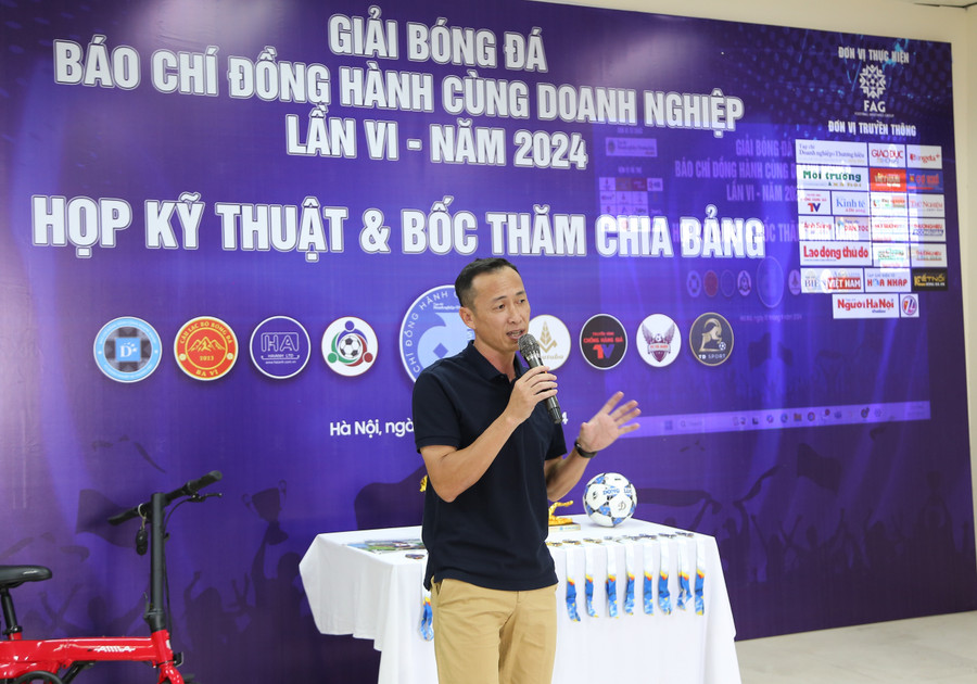 Cựu danh thủ Đội tuyển bóng đá Quốc gia Việt Nam Đặng Phương Nam đánh giá cao công tác tổ chức và chất lượng giải sau 5 lần tổ chức. N3.JPG