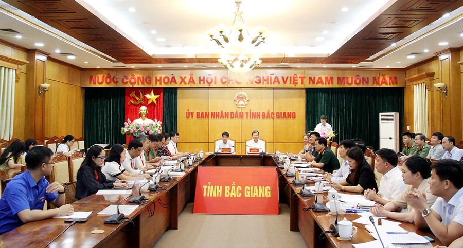 Quang cảnh buổi làm việc. 1749439660801-1.jpg