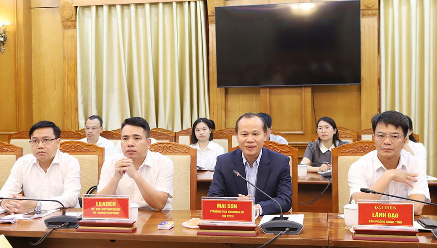 Ông Mai Sơn, Phó Chủ tịch Thường trực UBND tỉnh Bắc Ninh phát biểu tại buổi làm việc.