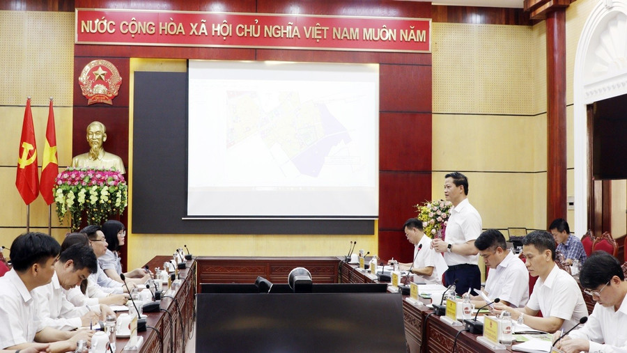 Toàn cảnh buổi làm việc.