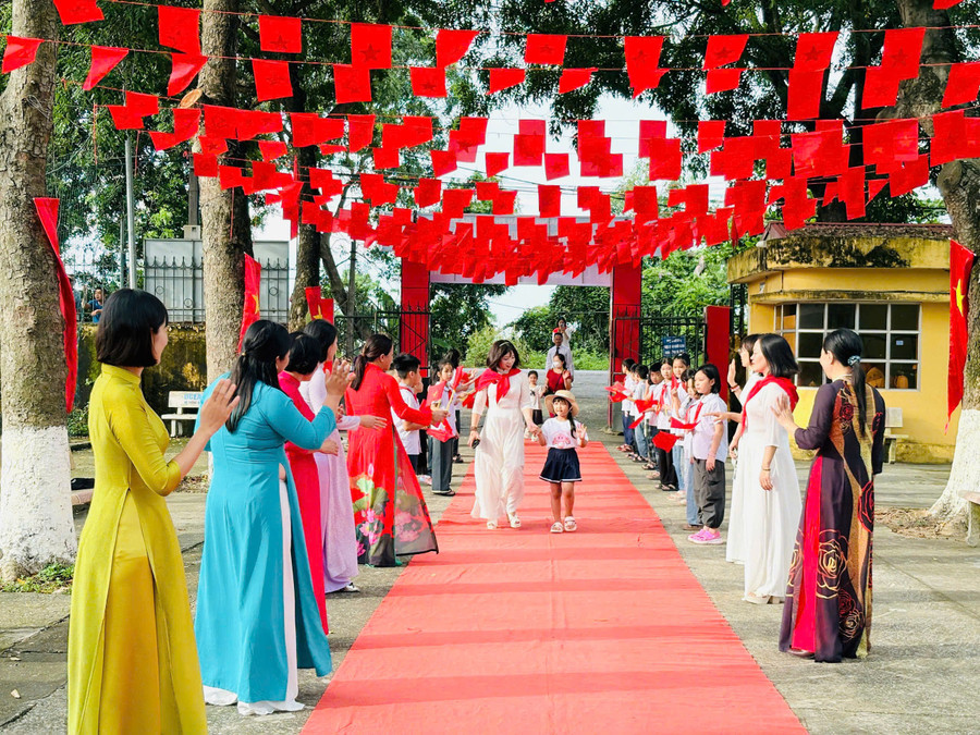 Học sinh Bắc Ninh hân hoan trong ngày tựu trường (ảnh: TL).