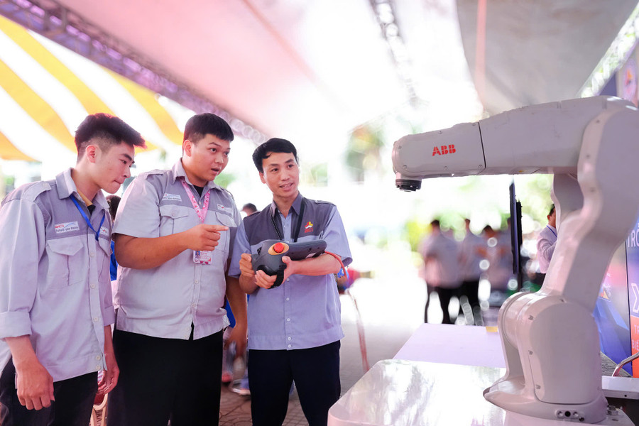 Sinh viên Trường Cao đẳng Công nghiệp Bắc Ninh. vl-4.jpg