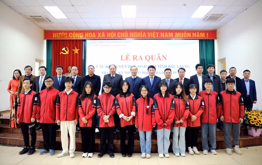 Lãnh đạo tỉnh Bắc Giang động viên thí sinh tham dự kỳ thi chọn HSG quốc gia.