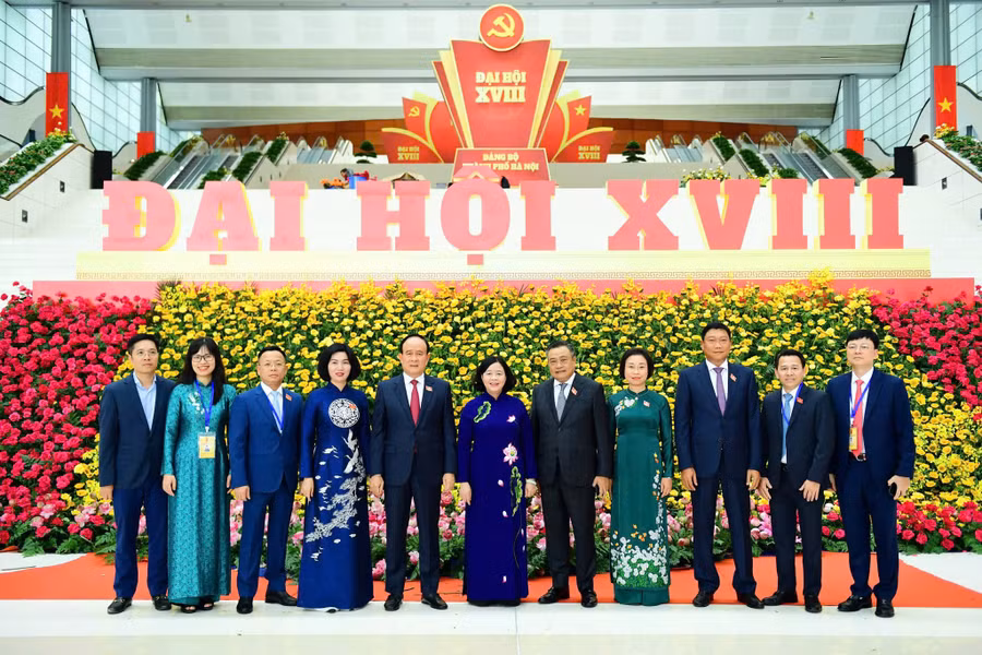 Đại biểu dự khai mạc phiên trù bị.