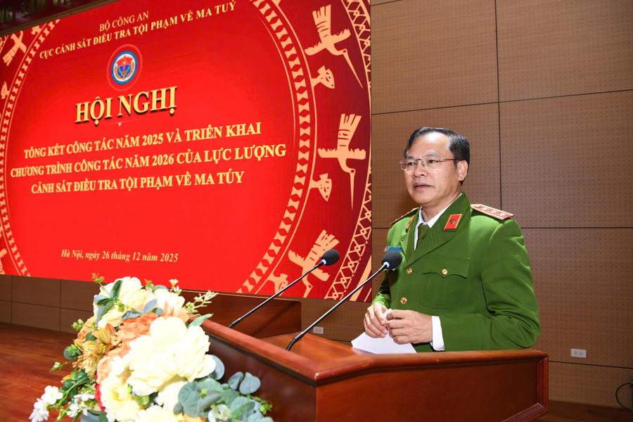 Thứ trưởng Bộ Công an Nguyễn Văn Long phát biểu chỉ đạo Hội nghị.