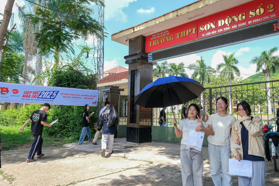 Thí sinh tại Điểm thi Trường THPT Sơn Động số 2. thi-sinh-2.jpg