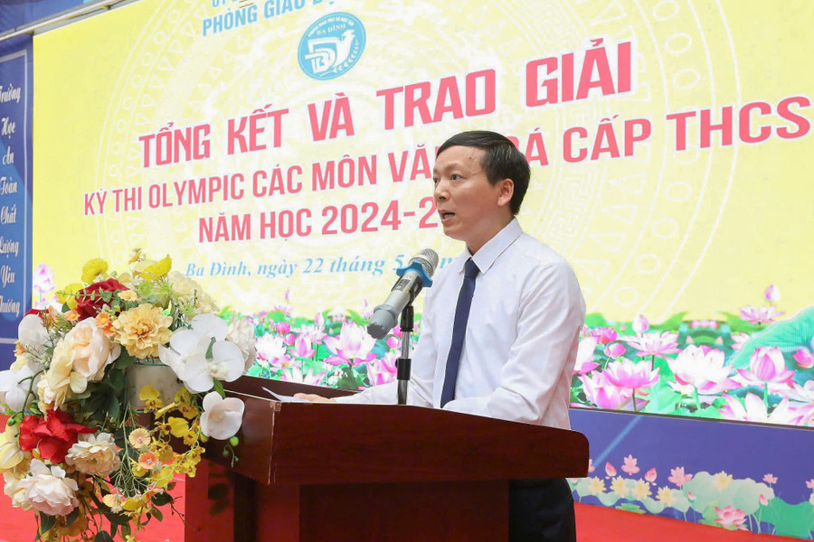 Ông Nguyễn Như Tùng - Phó Trưởng phòng GD&ĐT quận Ba Đình phát biểu. anh-3.jpg