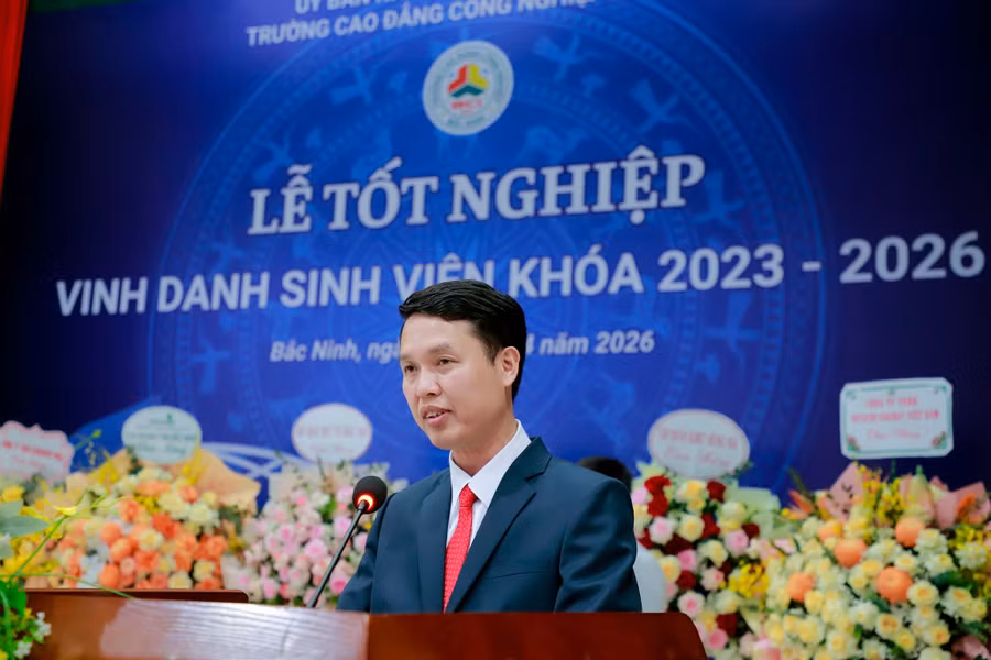 TS. Vũ Quang Khuê - Hiệu trưởng Trường Cao đẳng Công nghiệp Bắc Ninh phát biểu. 672685983-1559297046199674-3218290311467698214-n.jpg