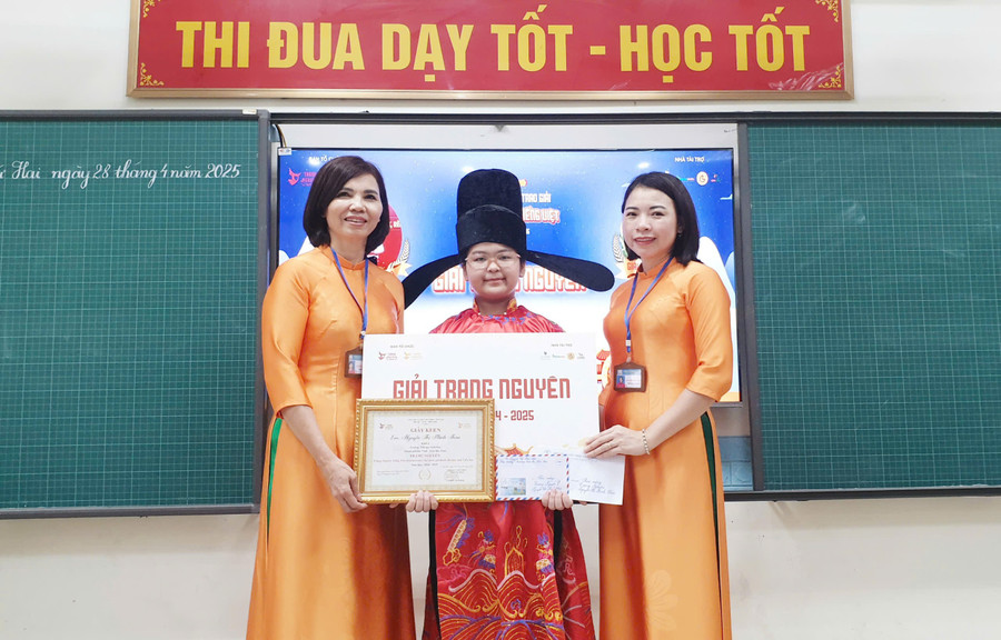 Vinh danh em Nguyễn Thị Minh Thảo, Trạng Nguyên Tiếng Việt năm học 2024 - 2025.