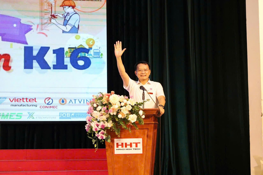 NGƯT. TS Phạm Xuân Khánh - Hiệu trưởng nhà trường phát biểu. h2.jpg