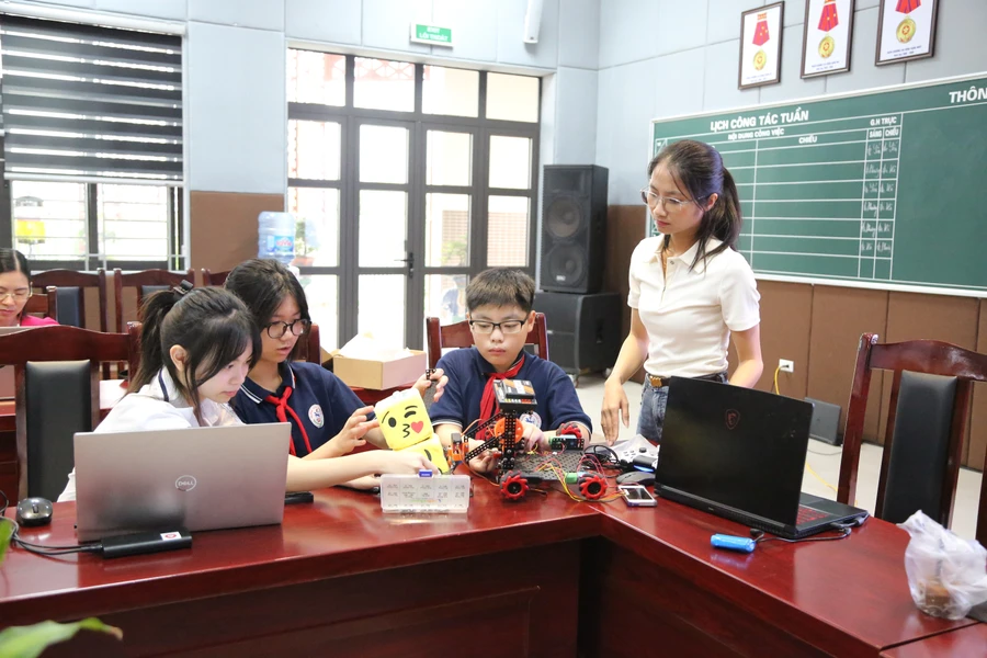 Một trong những Đội thi đến từ Trường THCS Giảng Võ. 