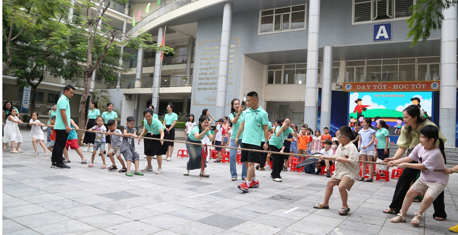 Trường Tiểu học Yên Hòa chú trọng các hoạt động rèn thể chất, kỹ năng cho học sinh. y-2.jpg