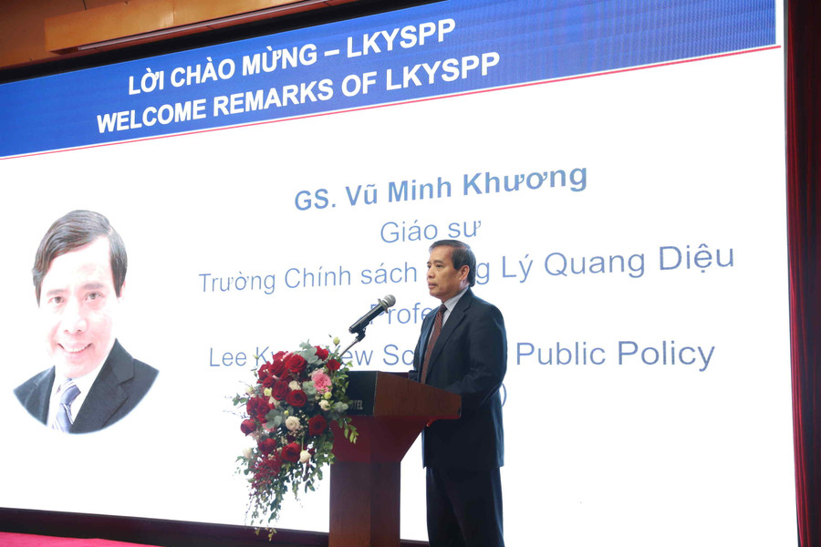 GS.TS. Vũ Minh Khương, Trường Chính sách công Lý Quang Diệu (Singapore) phát biểu. img-0312-349534c8ef.jpg