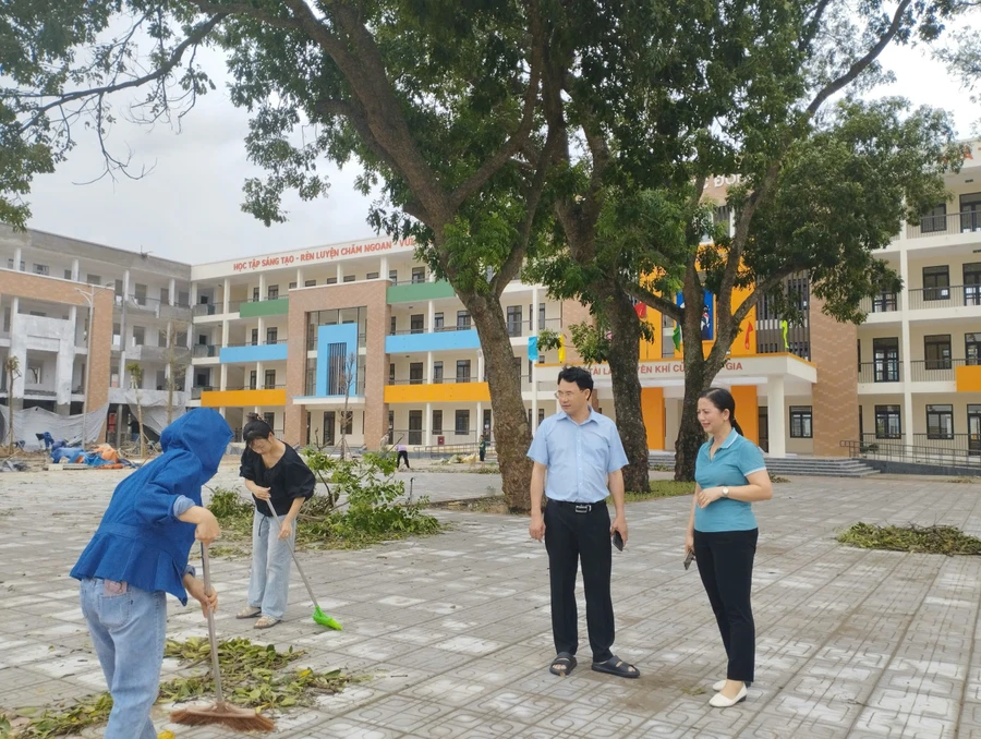 Trường học trên địa bàn thành phố Bắc Giang tổng vệ sinh, đón học sinh trở lại trường học sau bão. 