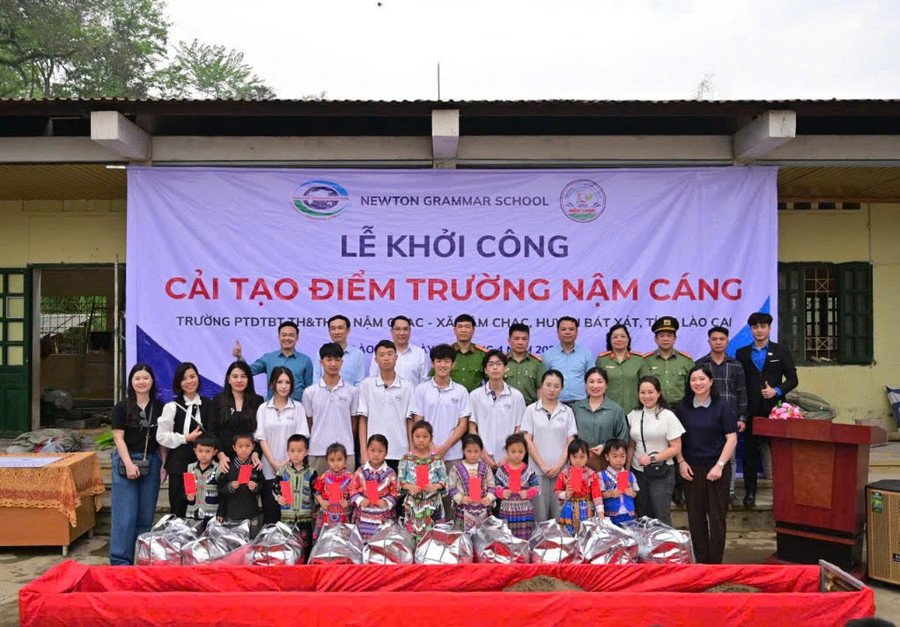 Quang đem âm nhạc của mình giúp đỡ các em nhỏ có hoàn cảnh khó khăn. d-4.jpg