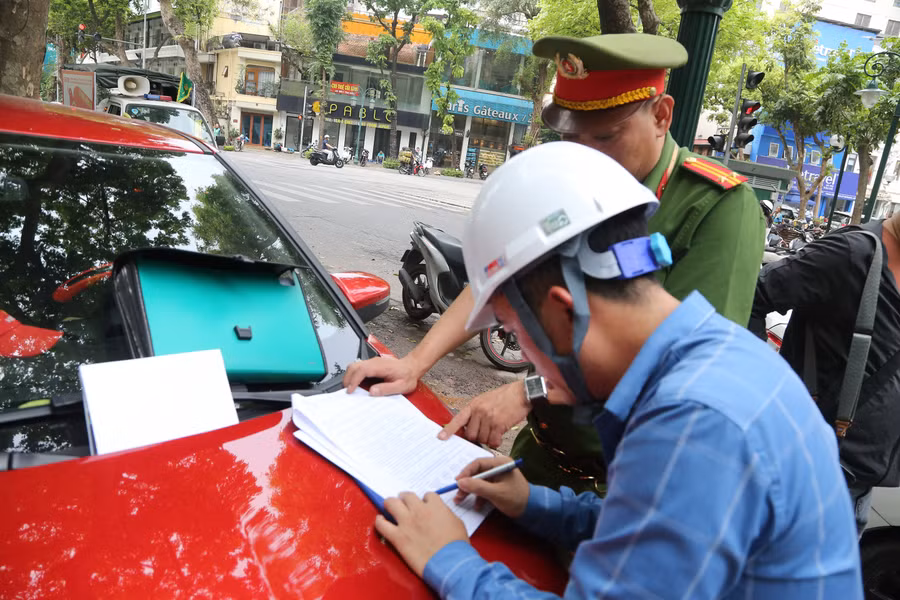 Lập biên bản xử lý nghiêm trường hợp vi phạm.