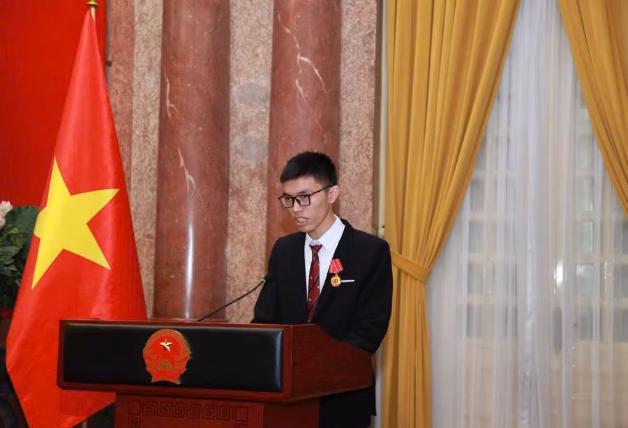 Thân Thế Công cựu học sinh Trường THPT Chuyên Bắc Giang.