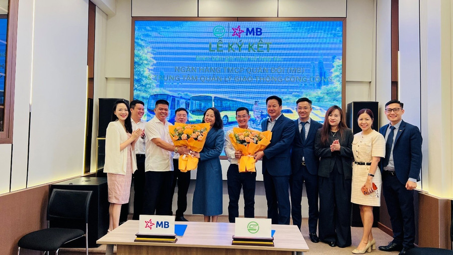 Đại diện đơn vị tại lễ ký kết.