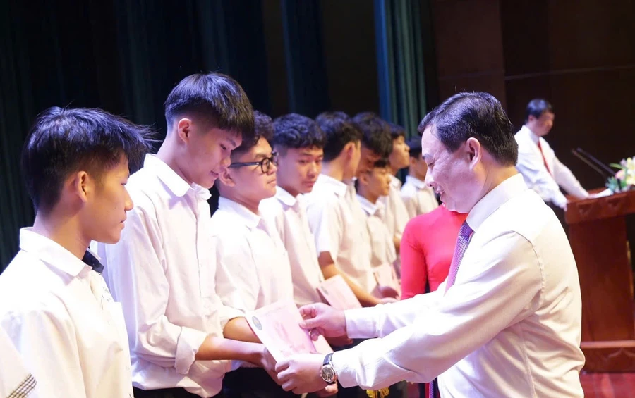 Bắc Giang tuyên dương học sinh, giáo viên xuất sắc năm học 2024 - 2025