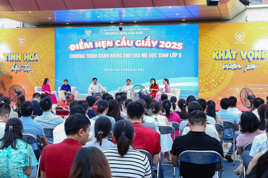 Quang cảnh chương trình. g6.jpg