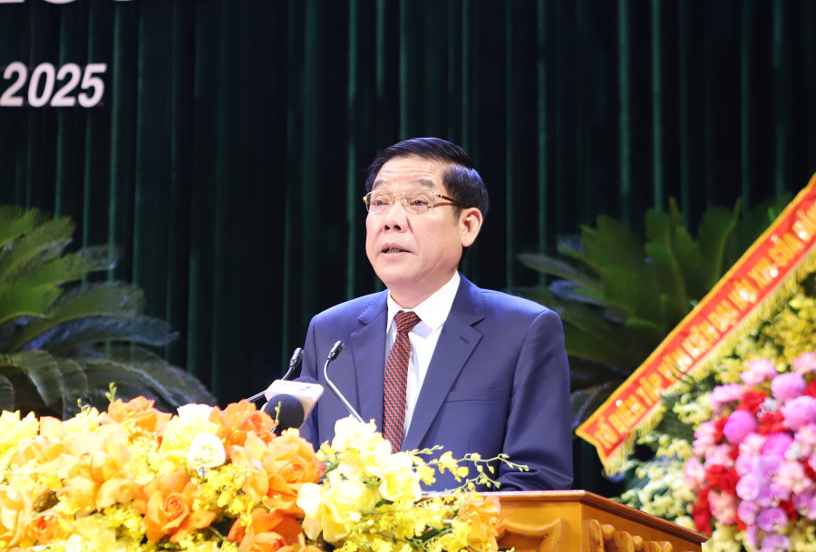 Bí thư Tỉnh ủy Bắc Ninh Nguyễn Văn Gấu phát biểu chỉ đạo tại Đại hội. bi-thu.jpg