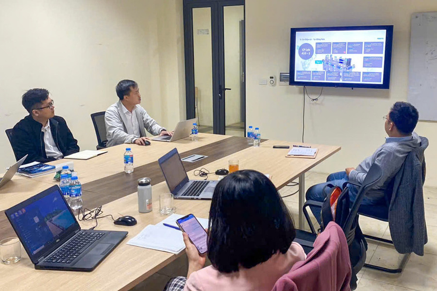 Giảng viên EPU trao đổi nghiệp vụ tại trường. z6663909273908-28b8fe5aca84b0e7f48c9255bcdfb0f2.jpg