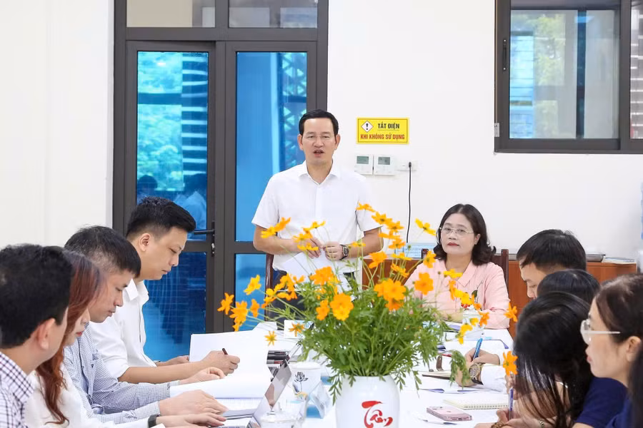 Ông Cồ Như Dũng - Chủ tịch UBND phường Giảng Võ phát biểu.