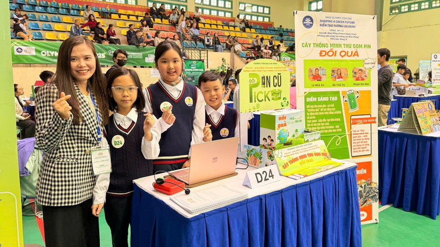 Cô trò Trường Tiểu học Kim Đồng bên sản phẩm a-4.jpg