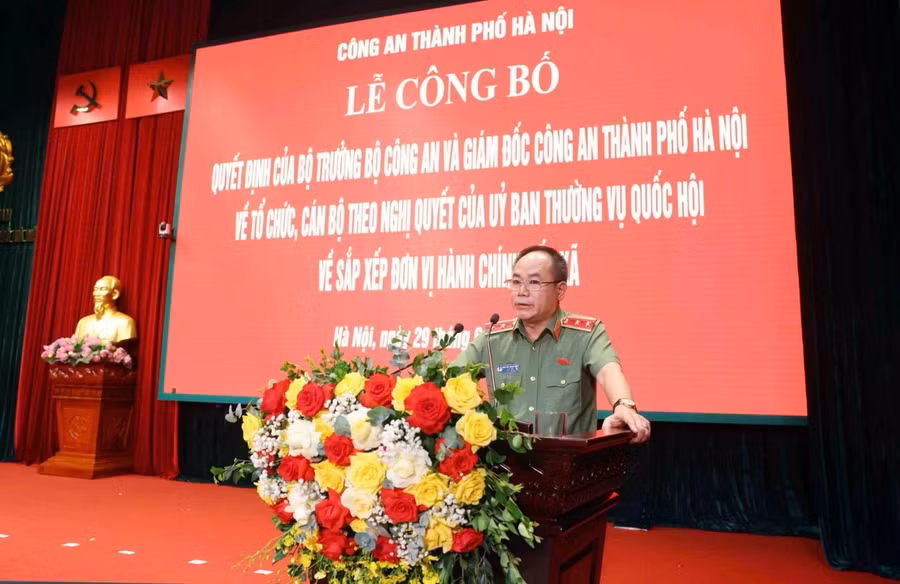 ha-noi-ra-mat-luc-luong-cong-an-126-xa-phuong-moi-tinh-gon-hieu-qua-gan-dan-20250629123050.jpg
