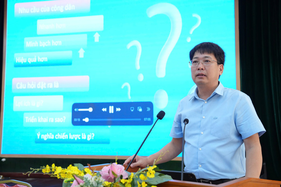 Đại biểu tham luận tại tọa đàm. z7052968672464-e67a89d51981cdc0e295be8f9bd72362.jpg