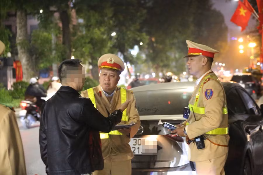 CSGT làm nhiệm vụ dịp Tết.