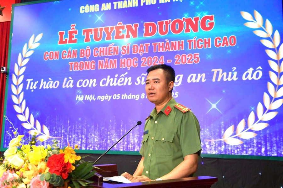 Đại tá Nguyễn Ngọc Quyền, Phó Giám đốc Công an TP Hà Nội phát biểu tại buổi lễ. vinh-danh-2.jpg
