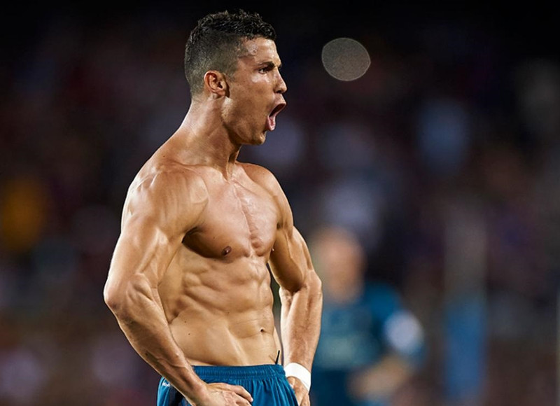 Ngỡ ngàng thân hình cơ bắp như Lý Tiểu Long của C.Ronaldo