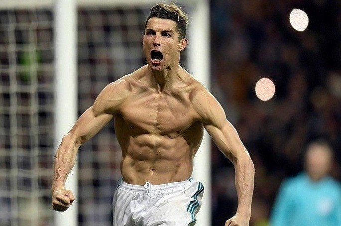 Ngỡ ngàng thân hình cơ bắp như Lý Tiểu Long của C.Ronaldo