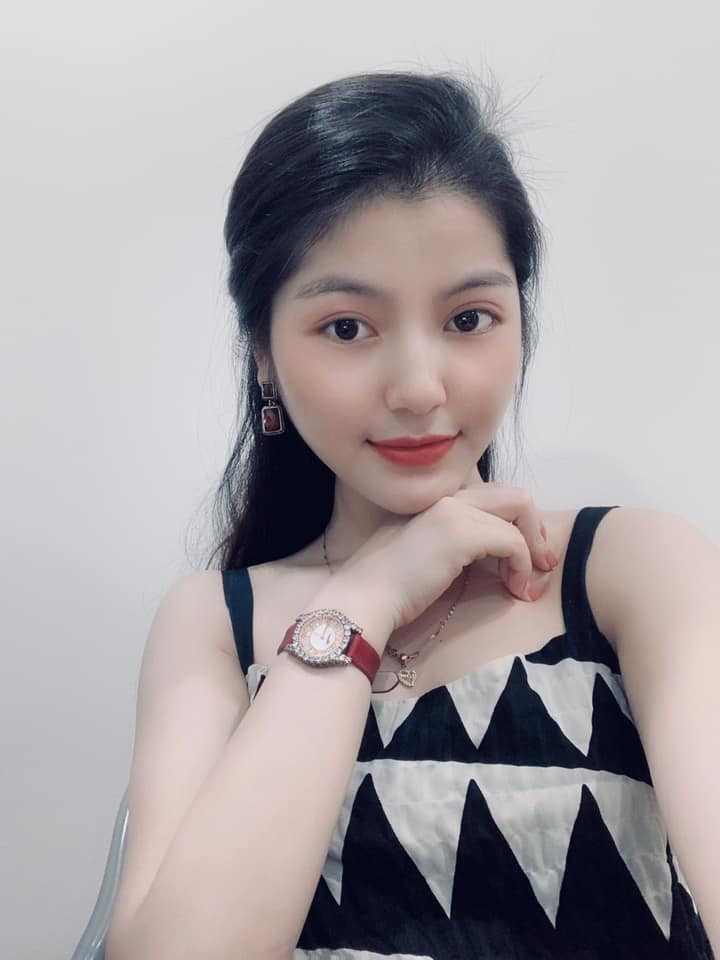 Nhan sắc gây thương nhớ của hotgirl Hà Thành, bạn gái tin đồn Quang Hải 