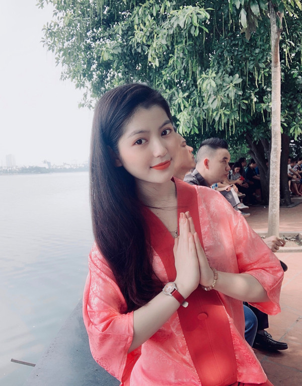 Nhan sắc gây thương nhớ của hotgirl Hà Thành, bạn gái tin đồn Quang Hải 