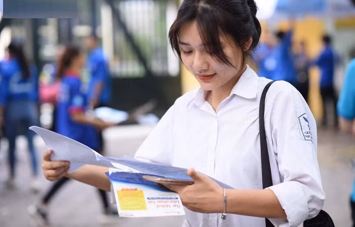 Hướng dẫn tổ chức dạy học lớp 12 trên cơ sở đề tham khảo thi THPT quốc gia