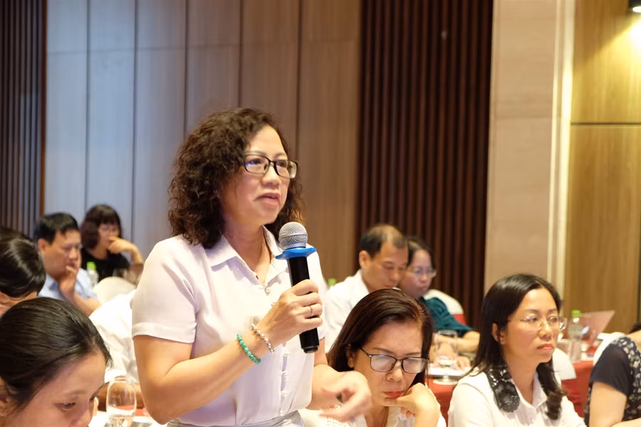 Tập trung cao độ bồi dưỡng đội ngũ giáo viên triển khai thực hiện chương trình mới ảnh 1