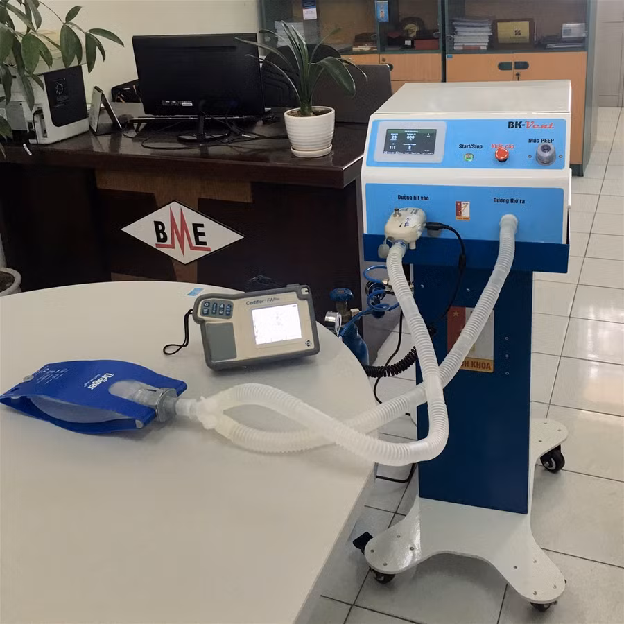 Trường ĐH Bách khoa Hà Nội chế tạo máy thở hỗ trợ điều trị viêm đường hô hấp cấp do Covid-19 ảnh 1