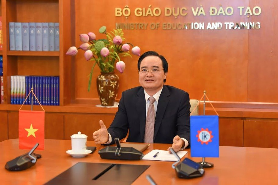 Bộ trưởng Phùng Xuân Nhạ: Đại dịch Covid-19 thúc đẩy chuyển đổi số trong giáo dục Bộ trưởng Phùng Xuân Nhạ: Đại dịch Covid-19 thúc đẩy chuyển đổi số trong giáo dục
