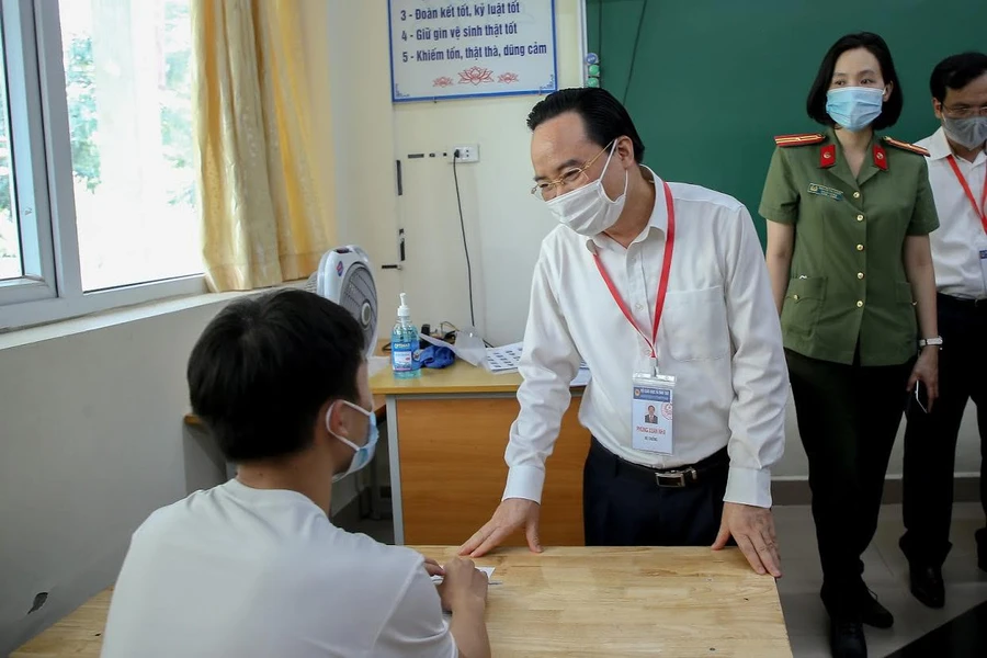 Bộ trưởng Phùng Xuân Nhạ: Dù hoàn cảnh nào cũng phải bảo đảm Kỳ thi an toàn, đúng quy chế