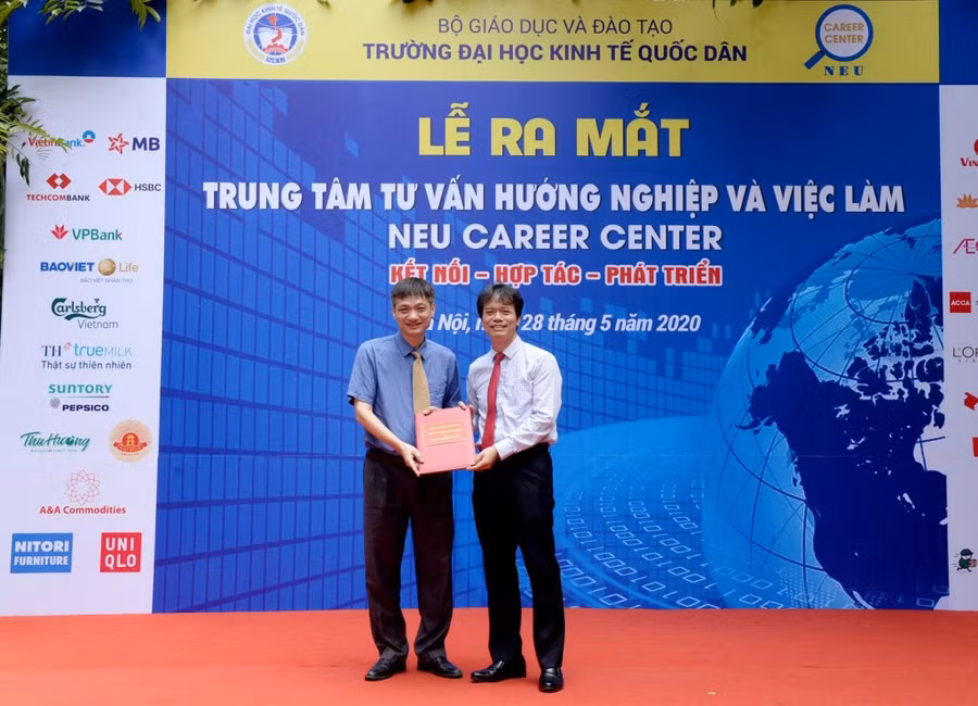 Trường ĐH Kinh tế Quốc dân ra mắt Trung tâm Tư vấn hướng nghiệp và việc làm ảnh 1