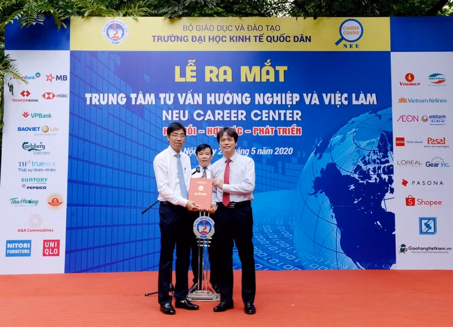 Trường ĐH Kinh tế Quốc dân ra mắt Trung tâm Tư vấn hướng nghiệp và việc làm
