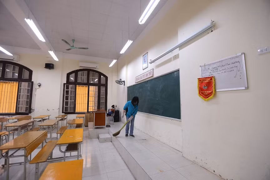 Thứ trưởng Bộ GD&ĐT Phạm Ngọc Thưởng: Tìm giải pháp tháo gỡ khó khăn cho các cơ sở giáo dục ảnh 2