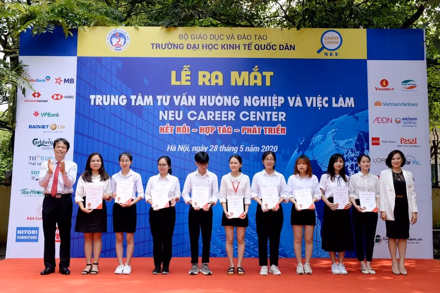 Trường ĐH Kinh tế Quốc dân ra mắt Trung tâm Tư vấn hướng nghiệp và việc làm ảnh 2
