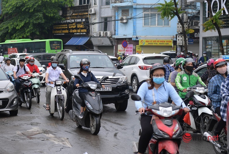 Nắng nóng gay gắt ở Bắc Bộ và Trung Bộ còn kéo dài nhiều ngày