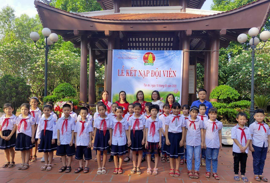 Liên đội Trường tiểu học Thị trấn Tân An tổ chức kết nạp đội viên năm học 2019-2020 ảnh 2 Liên đội Trường tiểu học Thị trấn Tân An tổ chức kết nạp đội viên năm học 2019-2020 ảnh 2