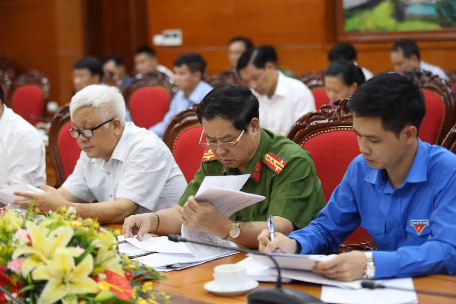 Bộ trưởng Phùng Xuân Nhạ: Tổ chức kỳ thi tốt nghiệp THPT nhẹ nhàng, an toàn, nghiêm túc ảnh 7